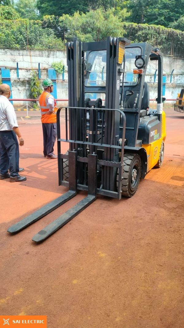 forklift on hire — Sai Electric, Ranchi Forklift on hire from Sai Electric, Ranchi — fleet photo 3